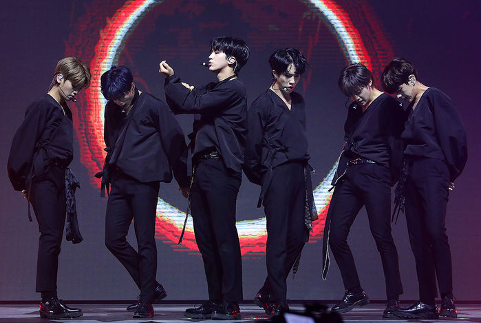 [Throwback] WEi Serves Dark Charisma in Debut Showcase