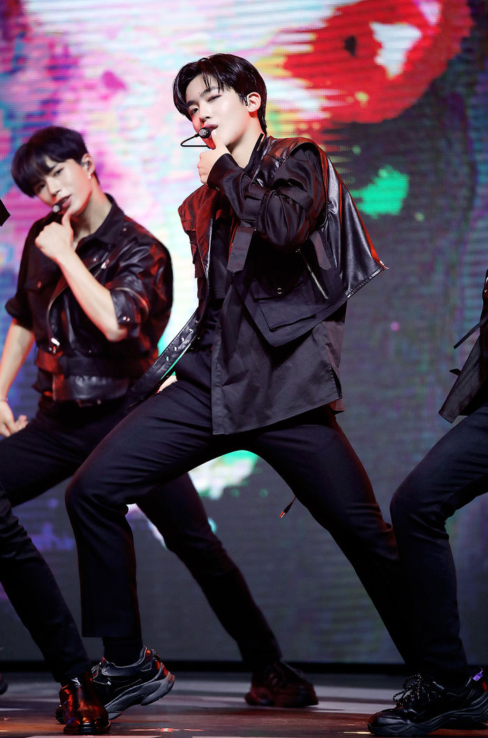 [Throwback] WEi's KIM YOHAN, Formerly #1 in X1, Takes the Stage for Debut Showcase