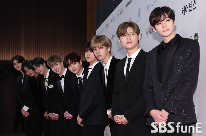 [Throwback] CRAVITY Named Rookie Male Idol of the Year