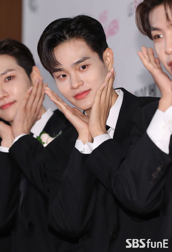 [Throwback] AB6IX's Lee Dae-hwi Exudes 'Explosive Cuteness'
