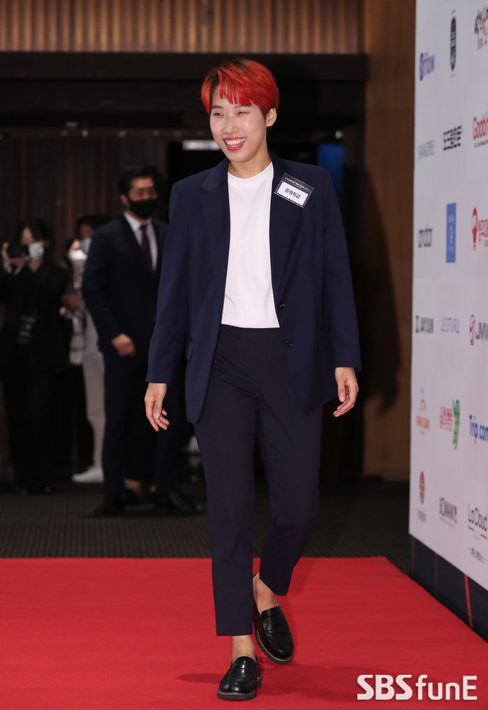 [Throwback] Jaejae Shines at '2020 Brand of the Year Awards' After 'MMTG' Wins Web Variety Show of the Year