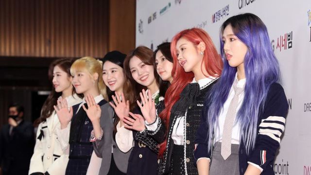 [Throwback] OH MY GIRL Shines Bright at the '2020 Brand of the Year Awards'