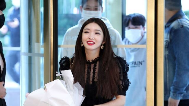 [Throwback] CHUNG HA Makes a Dazzling Appearance