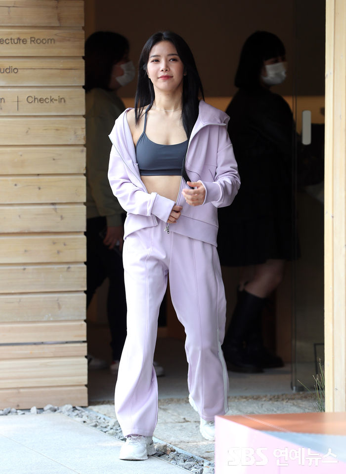 [Throwback] MAMAMOO's Solar Stuns in Athleisure at Brand Event