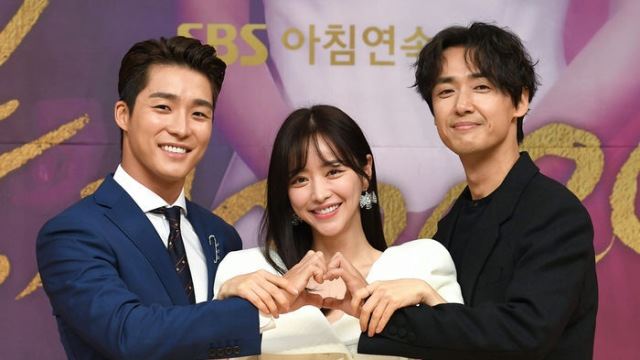 [Throwback] Seo Ha-jun, Hong Soo-ah, and Lee Jaewoo Showcase Their 'Phoenix' Love at Press Conference