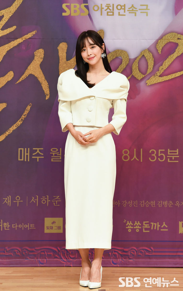 [Throwback] Hong Soo-ah, 'Phoenix Goddess'