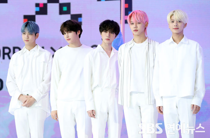 [Throwback] TOMORROW X TOGETHER Return as Refreshing Icons for 'Minisode1' Showcase