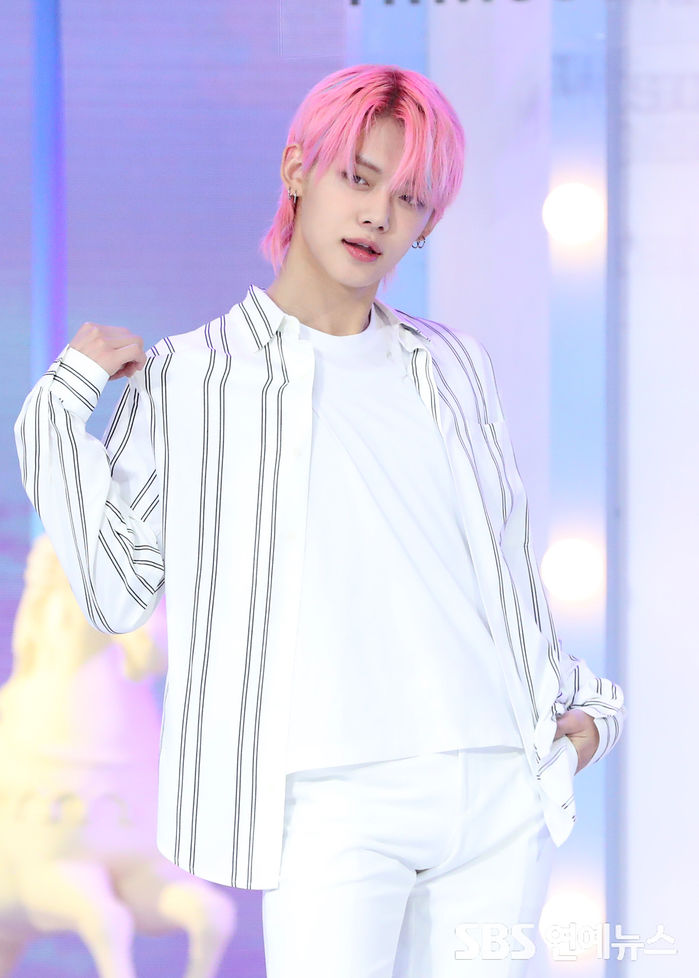 [Throwback] TOMORROW X TOGETHER's YEONJUN Looks Dazzling at 'minisode1 : Blue Hour' Media Showcase
