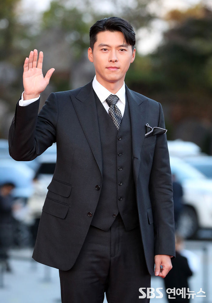[Throwback] Hyun Bin on '2020 Korea Popular Culture and Arts Awards' Red Carpet