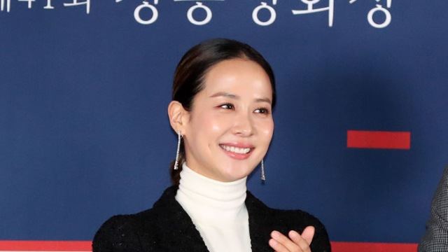 [Throwback] Cho Yeo-jeong Shines as the 'Blue Dragon Goddess'