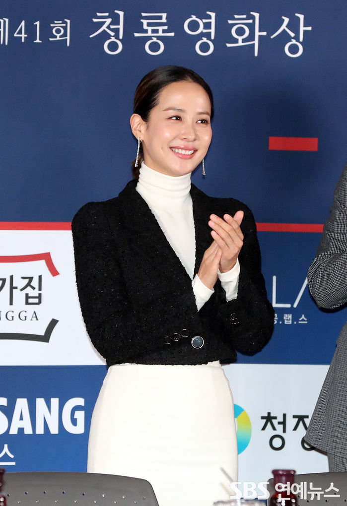 [Throwback] Cho Yeo-jeong Shines as the 'Blue Dragon Goddess'