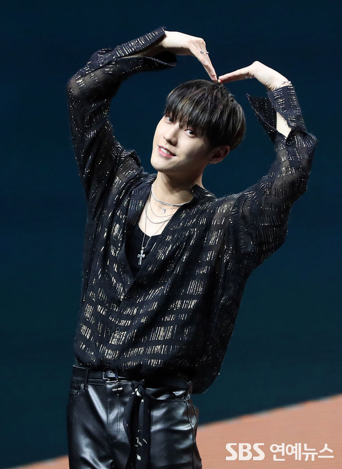 [Throwback] BTOB 4U's Minhyuk Claims the Visual Spot at 'INSIDE' Media Showcase