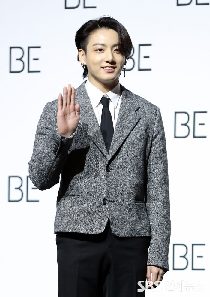 [Throwback] BTS's JUNG KOOK rocks bold new hairstyle at global press conference