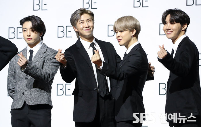[Throwback] BTS Members Flash Matching Hearts at 'BE' Global Press Conference