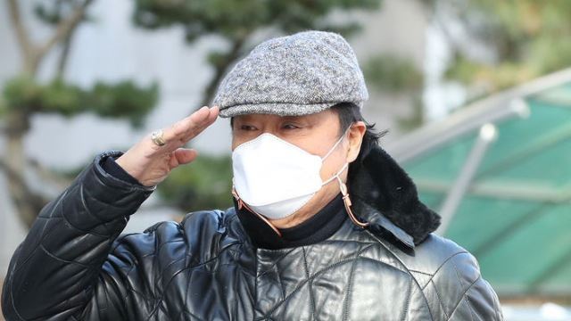 [E포토] 남진, '남자는 거수경례'