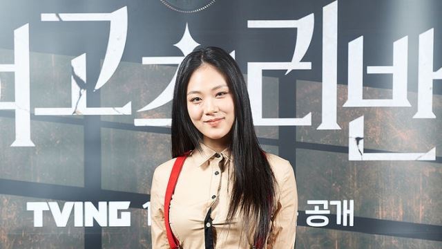 [Throwback] BIBI Strikes a Pose for 'High School Mystery Club'
