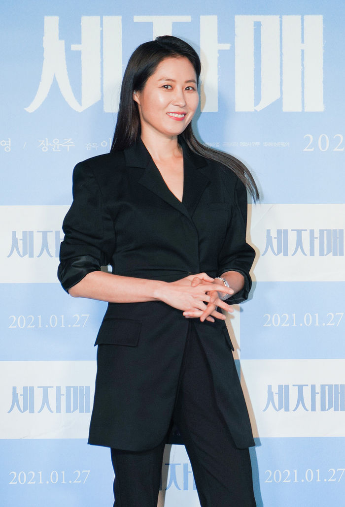 [Throwback] Moon Sori: 'I Play the Role of the Second Sister, Who Is a Bundle of Pretense'