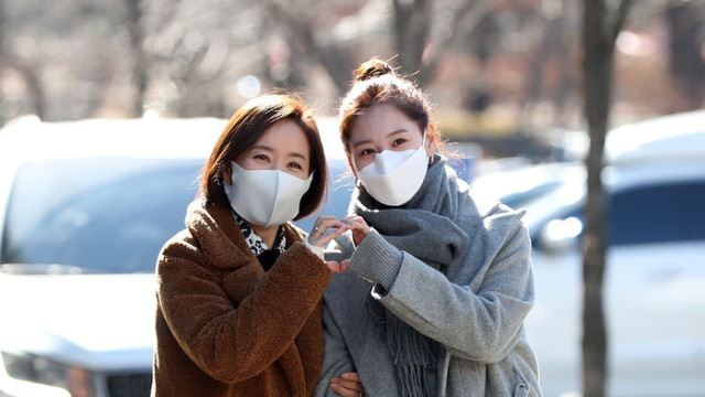 [Throwback] Yun Yu-Sun and Kim Jaekyung Strike a Lovely Pose