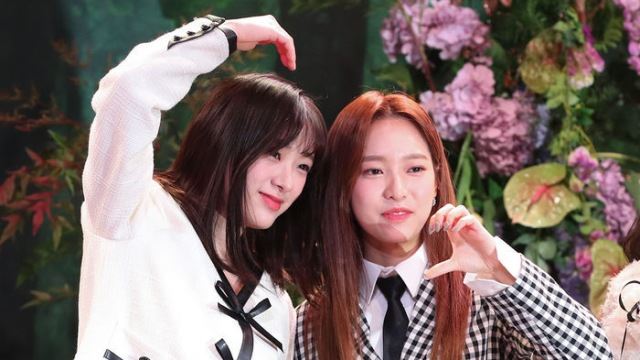 [Throwback] APRIL’s LEE JINSOL and Yang Ye na Send Hearts