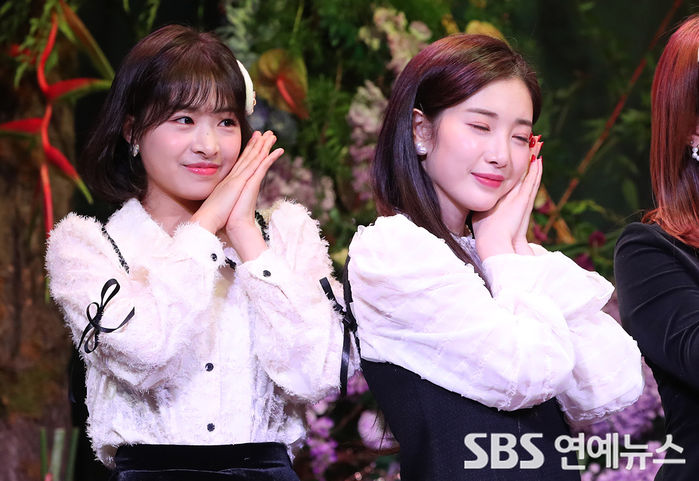 [Throwback] APRIL’s KIM CHAEWON and YUN CHAEKYUNG Channel 'Sleeping Beauty' Vibes