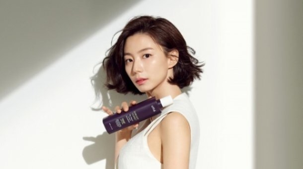 '배용준 아내' 박수진, 화장품 모델로 5년 만에 연예계 복귀