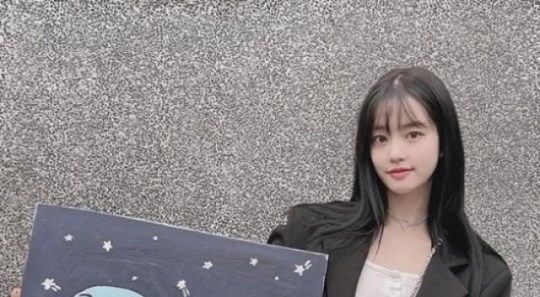 이유비, 자선경매 내놓은 그림이 저작권 위반?..."부주의했다"