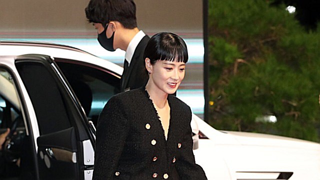 [E포토] 레드카펫 밟는 배우 류현경