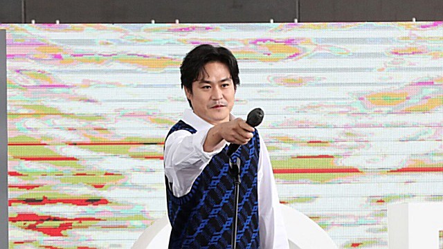 [E포토] 김성균, '부산 팬 여러분 반가워요'