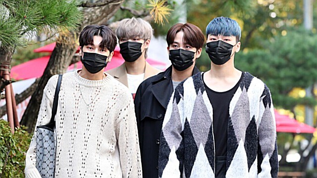 [Throwback] ATEEZ Bloom Bright in Fall En Route to KBS