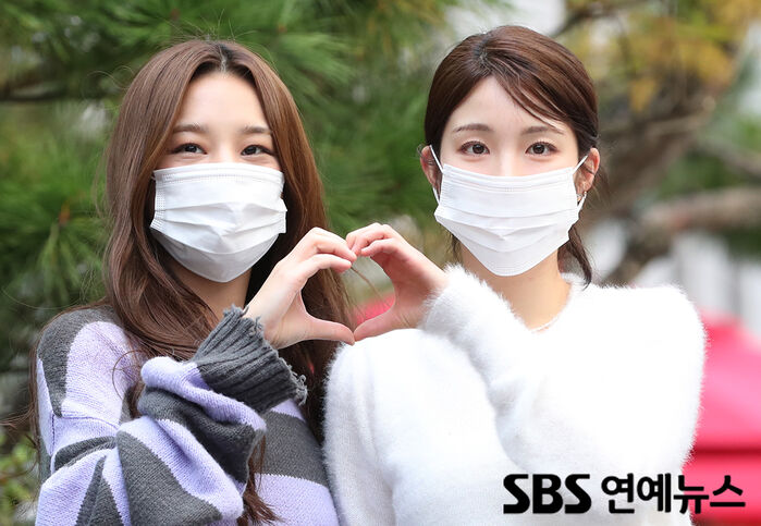 [Throwback] LABOUM’s SOLBIN and JINYEA Double the Hearts