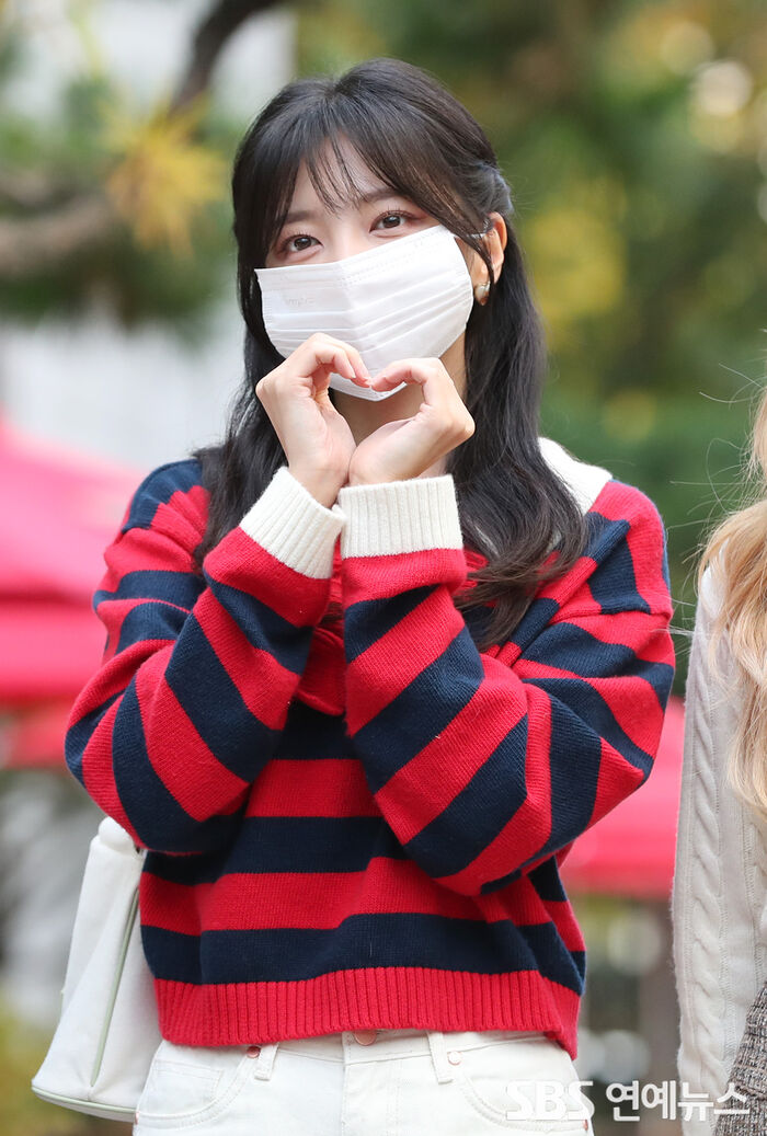 [Throwback] LABOUM’s HAEIN Shines With Sparkling Eyes on Her Way to KBS