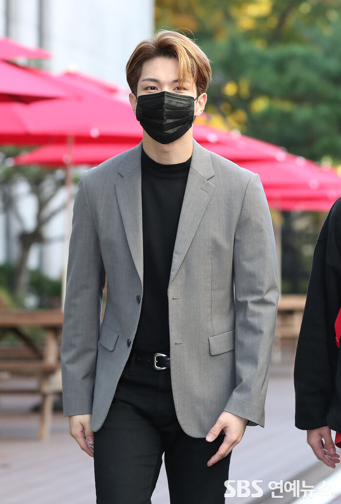[Throwback] N.Flying’s Yoo Hwe Seung Serves Handsome Visuals