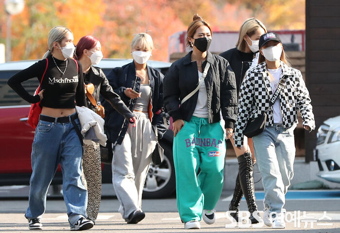 [Throwback] HolyBang, ‘The Ladies Are Coming’