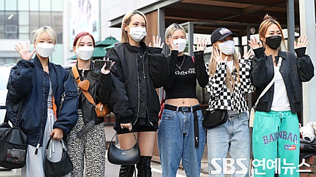 [Throwback] ‘Street Woman Fighter’ Champs HolyBang Strike a Pose at KBS