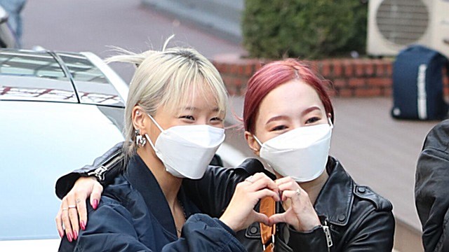 [Throwback] HolyBang’s Lo-A and TARO Serve a Girl-Crush Heart