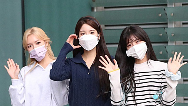 [Throwback] LABOUM Tease a New Album ― ‘Please Look Forward to It’