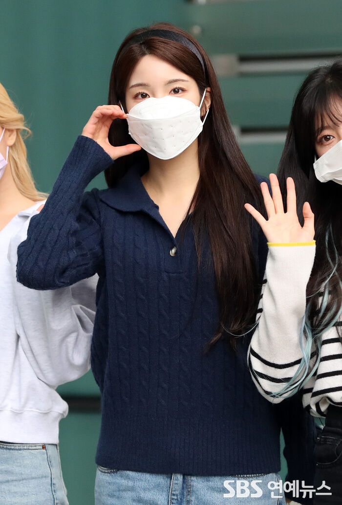 [Throwback] LABOUM’s JINYEA Shows Off an Adorable Cheek Heart