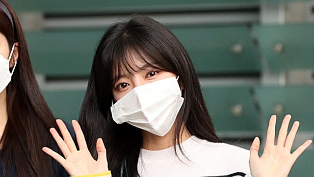 [Throwback] LABOUM’s HAEIN Looks Even Prettier in a Low-Key Look