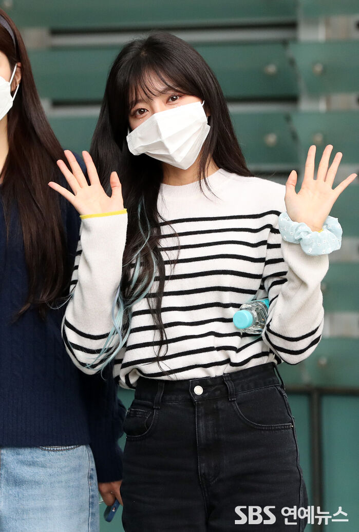 [Throwback] LABOUM’s HAEIN Looks Even Prettier in a Low-Key Look
