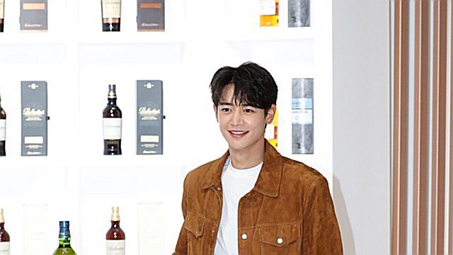 [Throwback] MINHO’s Shining Flower-Boy Visuals
