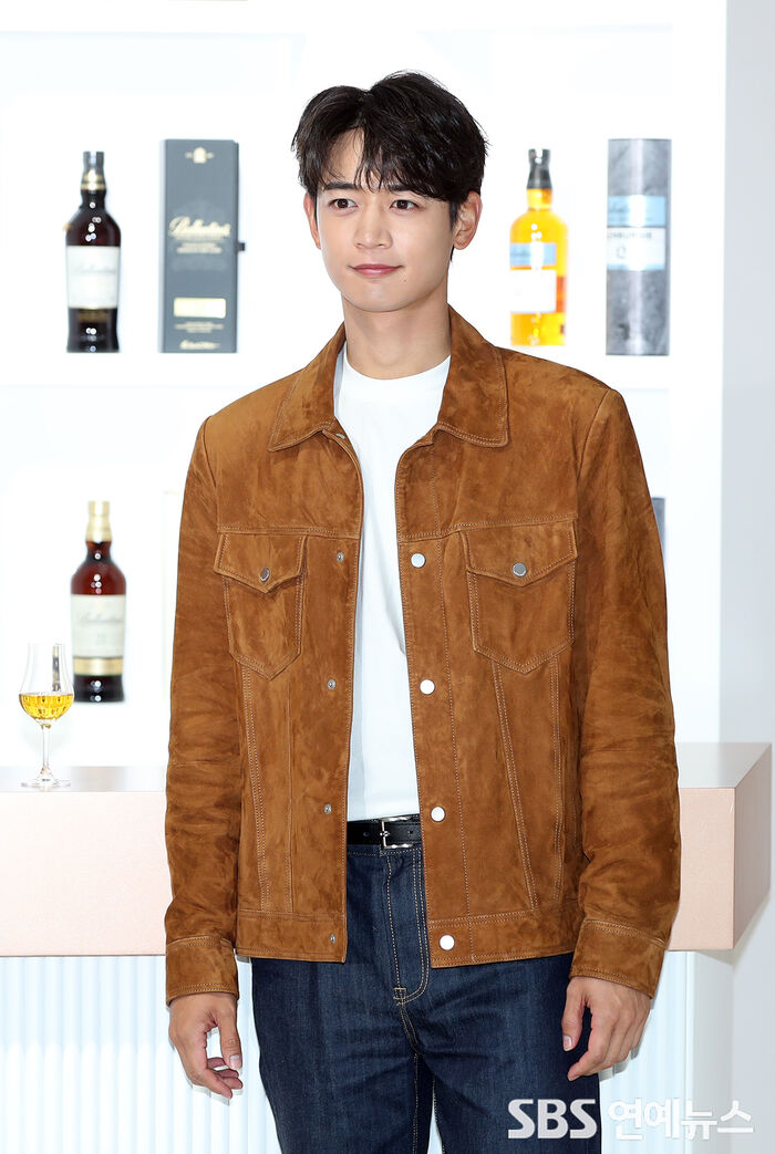 [Throwback] MINHO Shows Off His Ever-Boyish Charm
