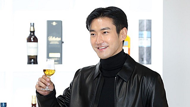 [Throwback] SIWON ― 'Care to Grab a Drink With Me?'