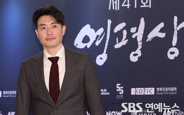 [Throwback] Ryoo Seung-wan Named Best Director at Korean Association of Film Critics Awards