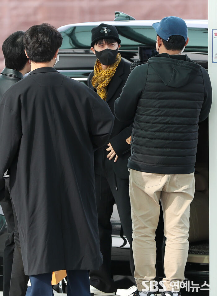 [Throwback] BTS’ j-hope Heads to L.A.: “Off to the U.S.”
