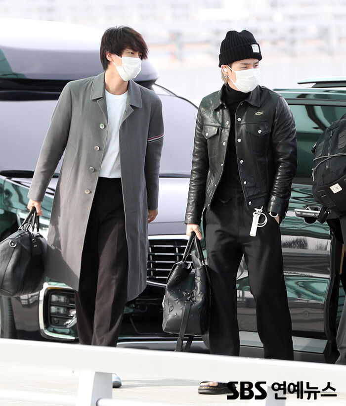 [Throwback] BTS’ JIN and SUGA Serve Chic Airport Vibes