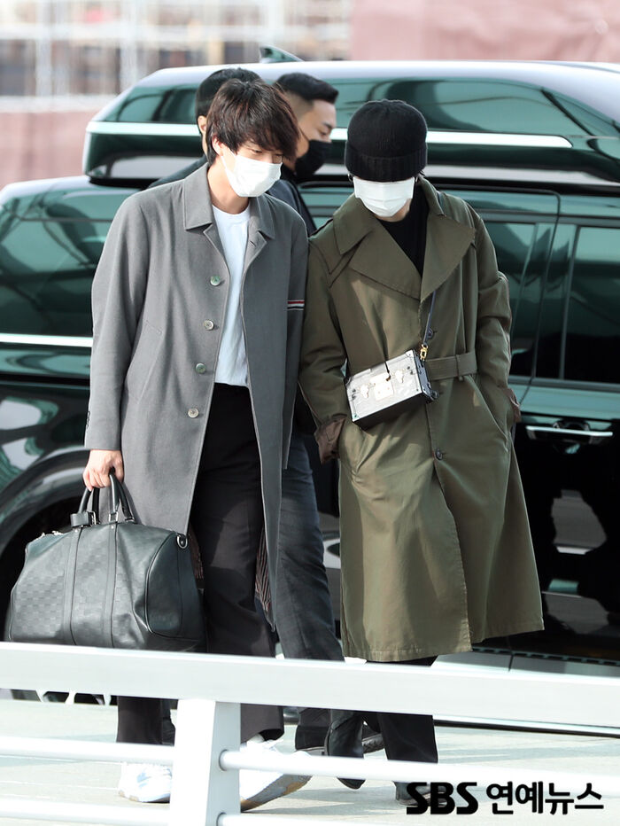 [Throwback] BTS’ JIN and JIMIN Share a Quiet Chat at Incheon Airport