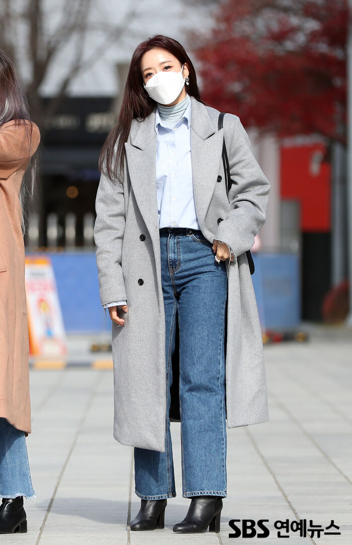 [Throwback] HAHM EUNJUNG in Singer Mode: T-ARA Star Arrives for Choi Hwa-jung’s Power Time