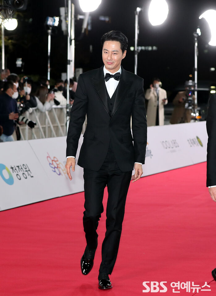 [Throwback] Jo In-sung Steps In, Sharp as Ever