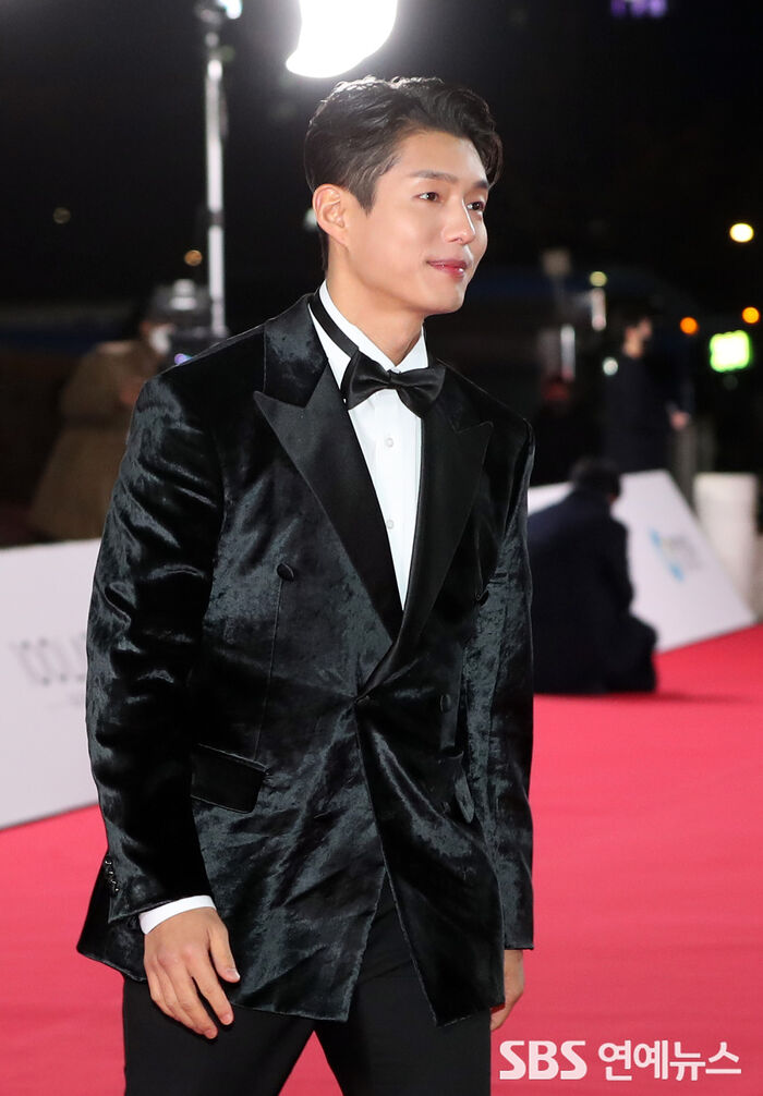 [Throwback] Ha Jun’s Nerve-Racking Blue Dragon Red Carpet Moment