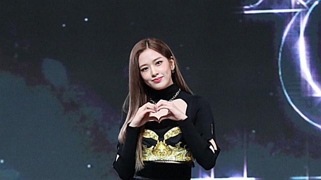 [Throwback] IVE’s AN YUJIN, The Group’s Leader
